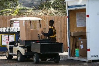 US media: US companies use golf carts to deliver packages, raising questions